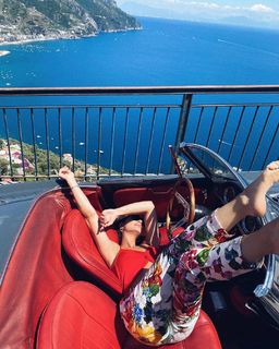 Amy Jackson feet photo thumbnail