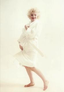 Marilyn Monroe feet photo thumbnail