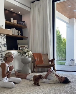 Olivia Culpo feet photo thumbnail