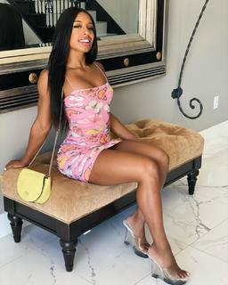 Qimmah Russo feet photo thumbnail
