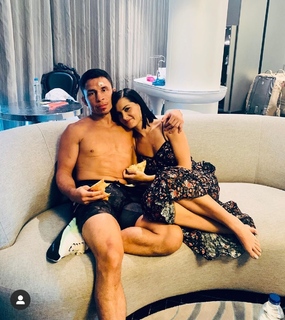 Megan Olivi feet photo thumbnail