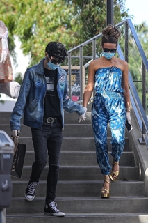 Kate Beckinsale feet photo thumbnail