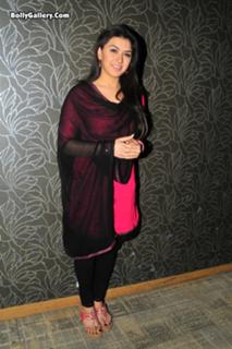 Hansika Motwani feet photo thumbnail