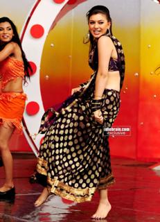 Hansika Motwani feet photo thumbnail