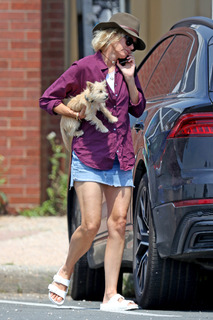 Naomi Watts feet photo thumbnail