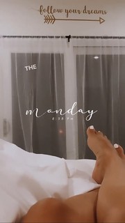 Vida Guerra feet photo thumbnail