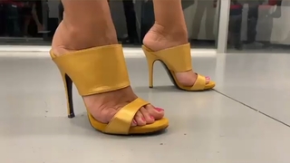 Veronica Maya feet photo thumbnail