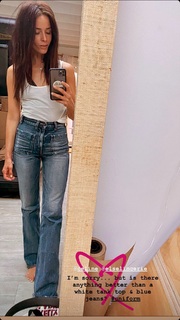 Abigail Spencer feet photo thumbnail
