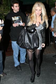 Jessica Simpson feet photo thumbnail