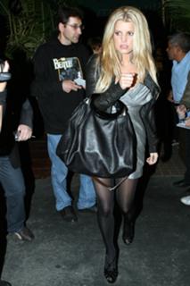 Jessica Simpson feet photo thumbnail