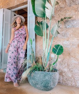 Athina Oikonomakou feet photo thumbnail