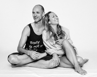 Kino MacGregor feet photo thumbnail
