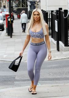 Chloe Ferry feet photo thumbnail