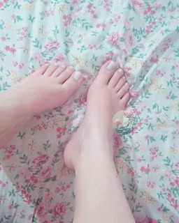Isa Pes feet photo thumbnail