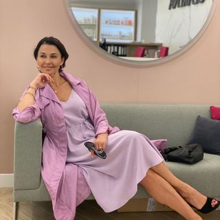 Anna Popek feet photo thumbnail