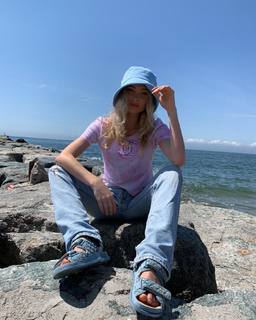 Elsa Hosk feet photo thumbnail