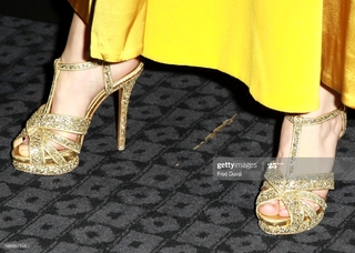 Anna Friel feet photo thumbnail