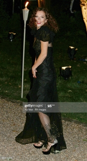 Anna Friel feet photo thumbnail