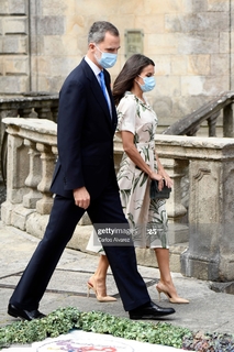 Queen Letizia of Spain feet photo thumbnail