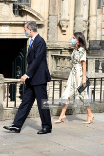 Queen Letizia of Spain feet photo thumbnail