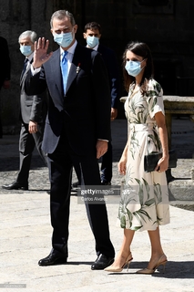 Queen Letizia of Spain feet photo thumbnail