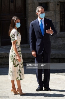 Queen Letizia of Spain feet photo thumbnail