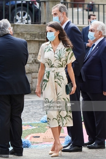 Queen Letizia of Spain feet photo thumbnail