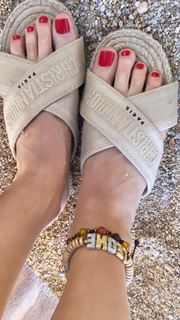 Chiara Ferragni feet photo thumbnail