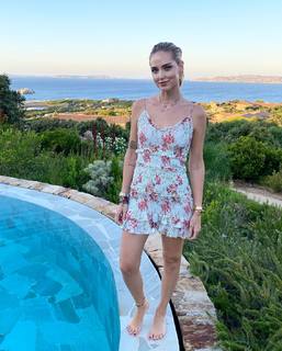 Chiara Ferragni feet photo thumbnail