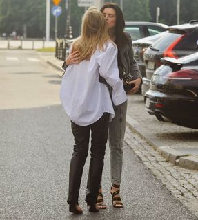 Karolina Pisarek feet photo thumbnail