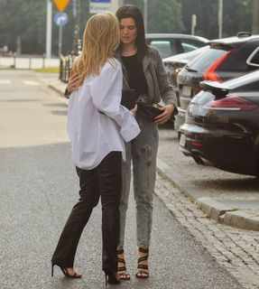 Karolina Pisarek feet photo thumbnail