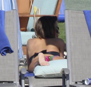 Jessica Alba feet photo thumbnail