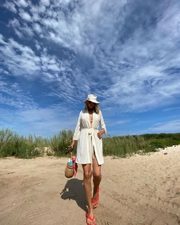 Christie Brinkley feet photo thumbnail