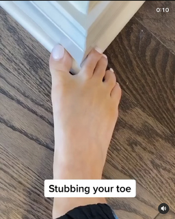 Justina Valentine feet photo thumbnail