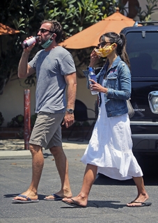 Jordana Brewster feet photo thumbnail