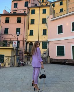 Xenia Tchoumitcheva feet photo thumbnail