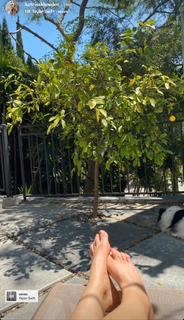 Katrina Bowden feet photo thumbnail