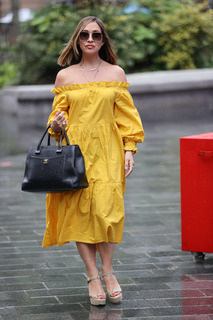Myleene Klass feet photo thumbnail