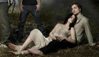 Kristen Stewart feet photo thumbnail