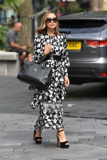 Myleene Klass feet photo thumbnail