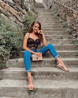 Xenia Tchoumitcheva feet photo thumbnail