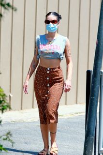 Halsey feet photo thumbnail