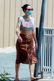 Halsey feet photo thumbnail