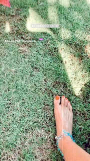 Athina Oikonomakou feet photo thumbnail