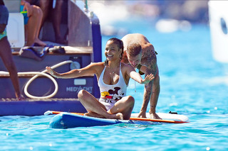 Christina Milian feet photo thumbnail