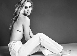 Chiara Ferragni feet photo thumbnail