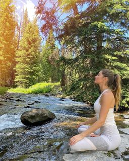 Gisele Bündchen feet photo thumbnail