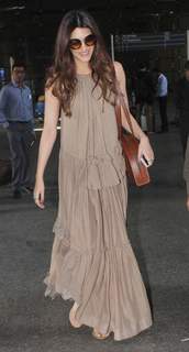 Kriti Sanon feet photo thumbnail