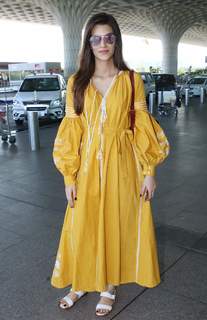 Kriti Sanon feet photo thumbnail