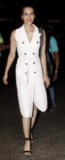 Kriti Sanon feet photo thumbnail